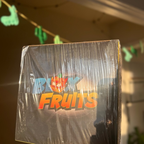 Roblox Blox Fruits 8” Deluxe Mystery Plush - ROBLOX DLC CODES - SEALED - Picture 4 of 4